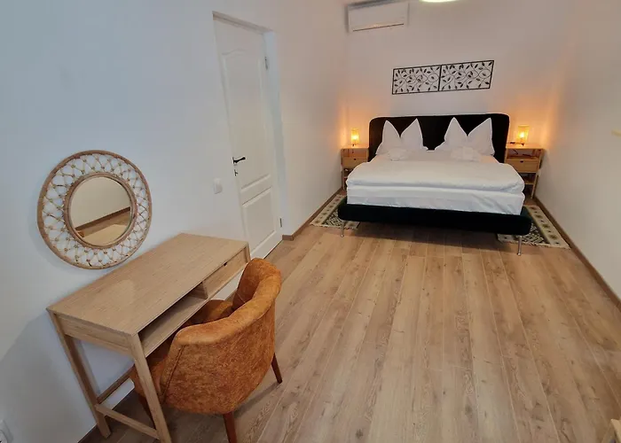 Maximus Apartments